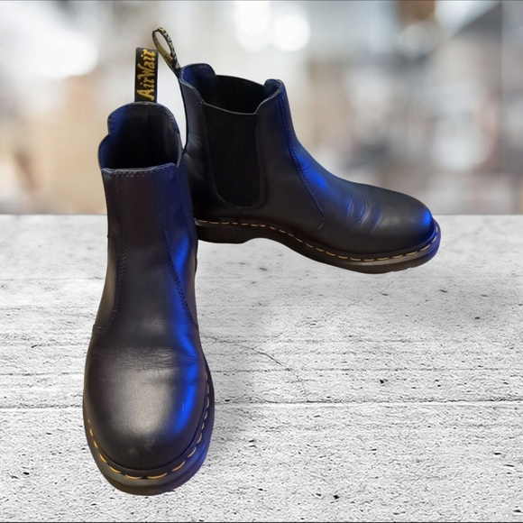 Dr Martens Chelsea 2976 Leather Boots Size 9